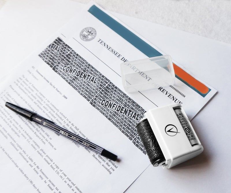 Vantamo Identity Theft Protection Roller Stamp for Hiding Sensitive Information, Wide Confidential Stamp with 3 Ink Refill, Security Stamp Roller for Identity Theft Prevention, Classy White - Image 2